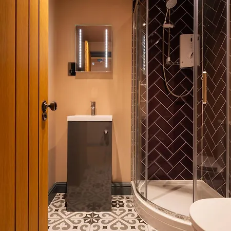 Swiper - 1 Bedroom Luxury By Mint