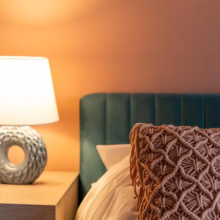 Swiper - 1 Bedroom Luxury By Mint Bristol